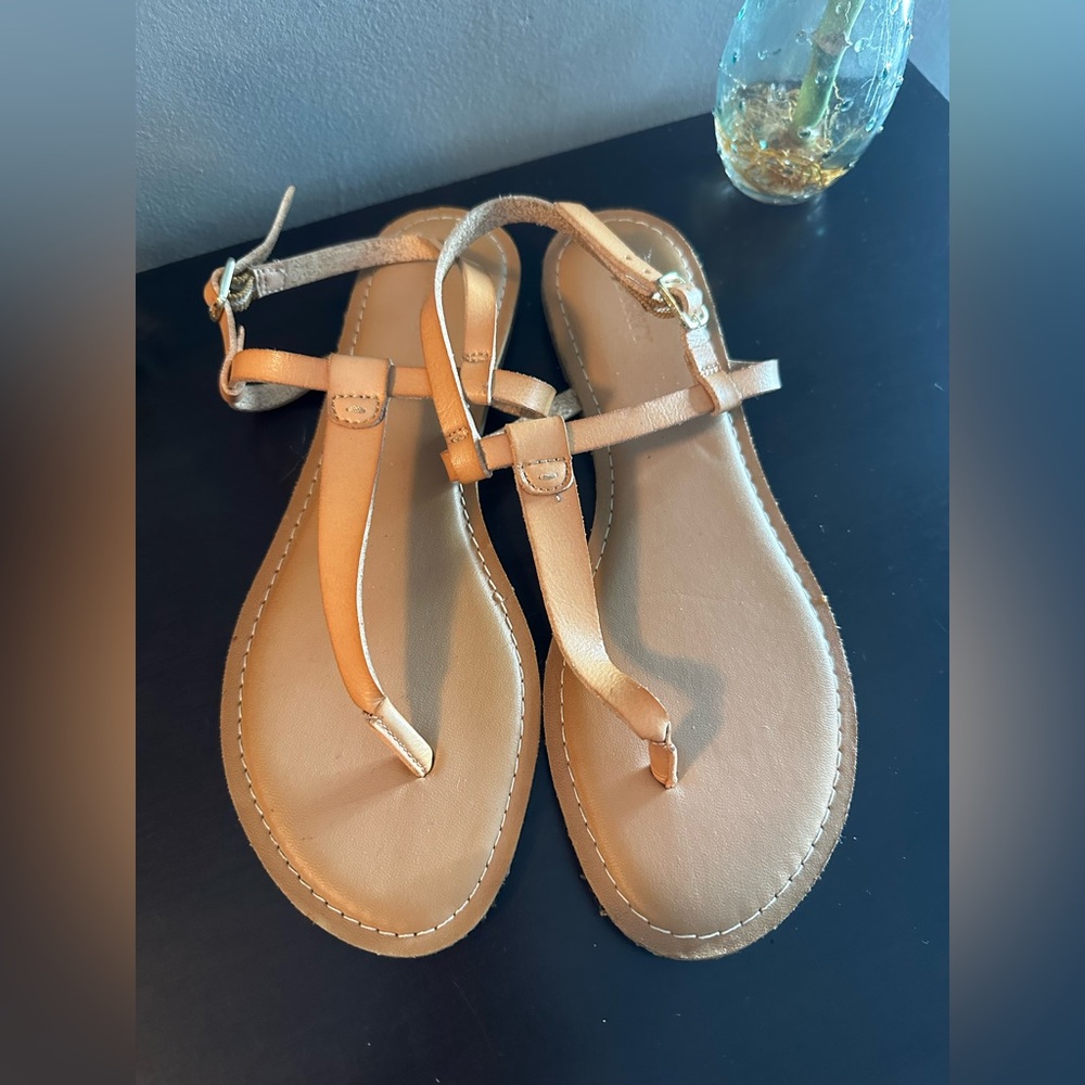 Old navy size 9 sandals
